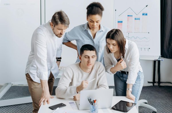 Rivoluziona la tua Azienda con Soluzioni su Misura